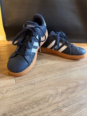 Kids Adidas leather Sambas Navy Blue
